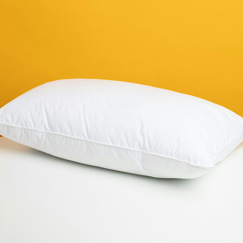 100 % polyesteri mikrokuitutyynynpäällinen