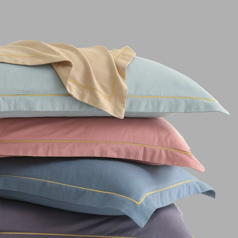 100 % polyesteri mikrokuitutyynynpäällinen